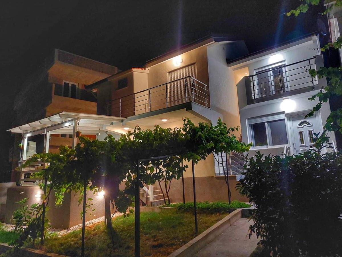 Apartments Marina Утєха Екстер'єр фото