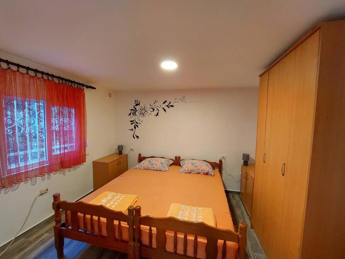 Apartments Marina Утєха Екстер'єр фото