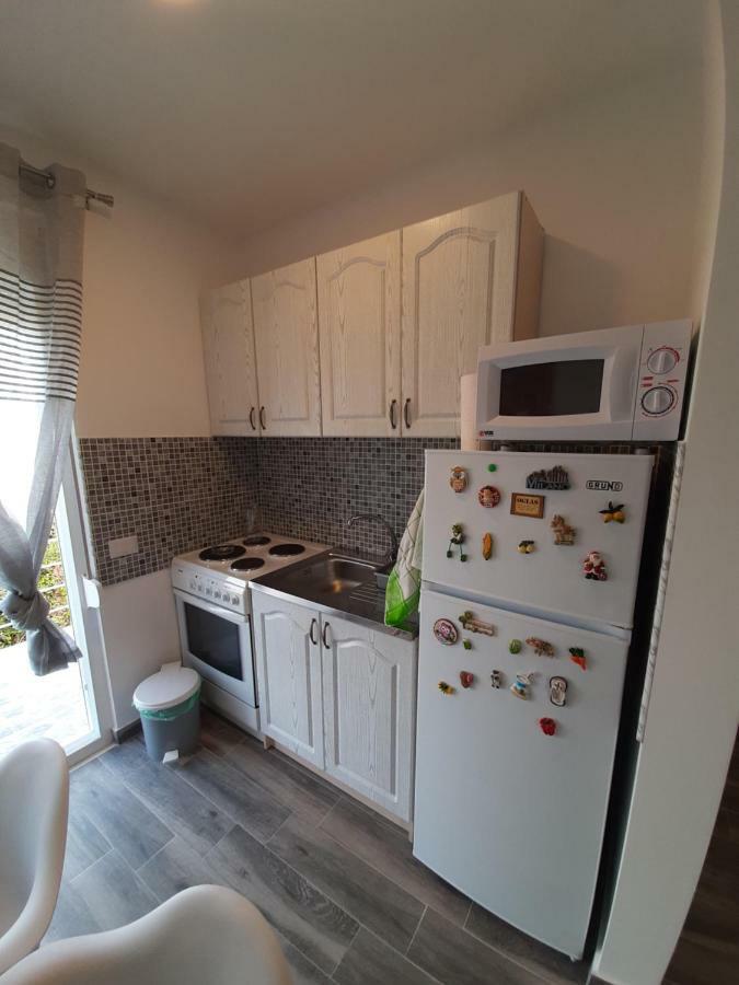 Apartments Marina Утєха Екстер'єр фото