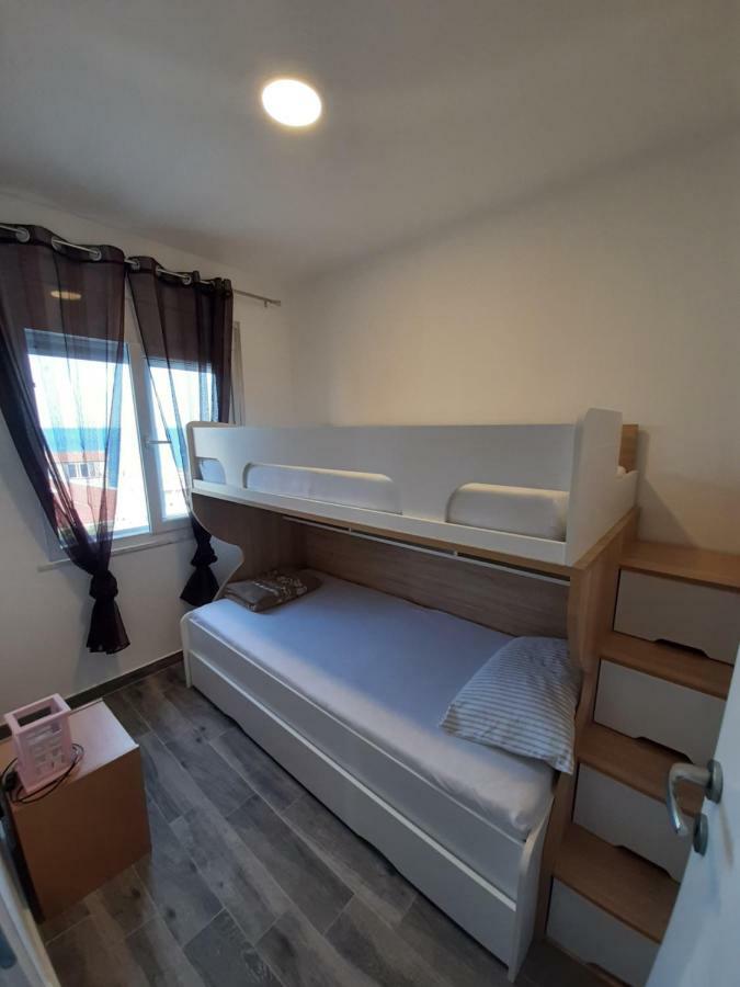 Apartments Marina Утєха Екстер'єр фото